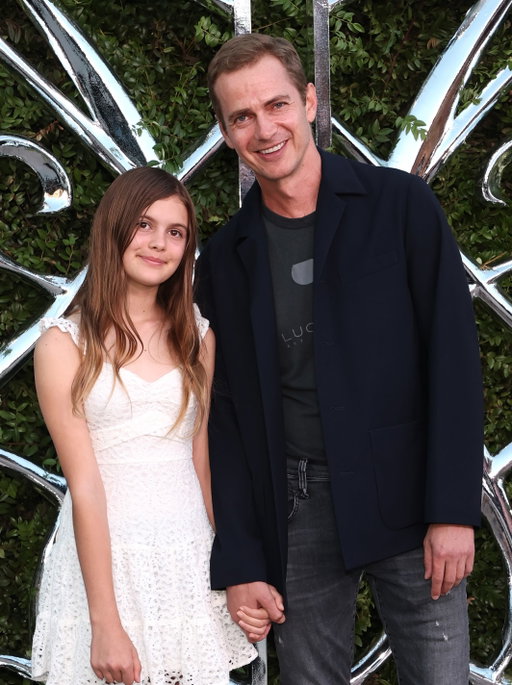 Star Wars’ Hayden Christensen made a rare appearance with his daughter, Briar Rose, 11, at the Lucas Museum of Narrative Art opening night in Los Angeles. He shares Briar with ex Rachel Bilson. Tap this photo at the LINK IN BIO for more images.
#HaydenChristensen
#RachelBilson
Photos: Getty Images