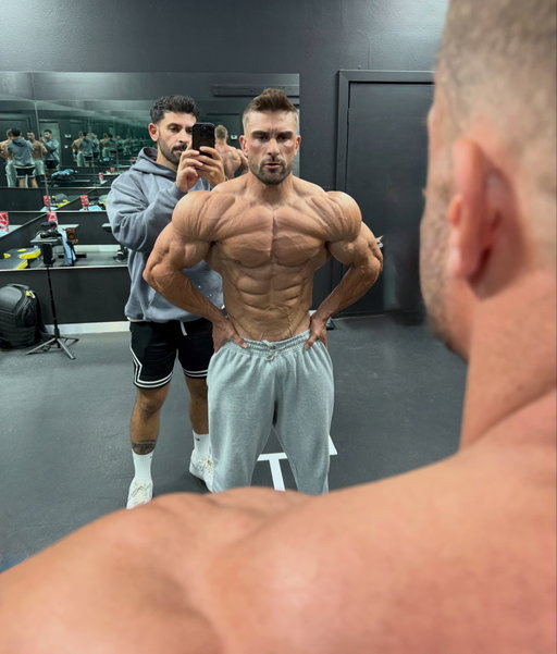 First session in Las Vegas complete - stage weight officially hit this morning! Let’s go…. Excited to get this show on the road… we ready 👊🏼 @mrolympiallc