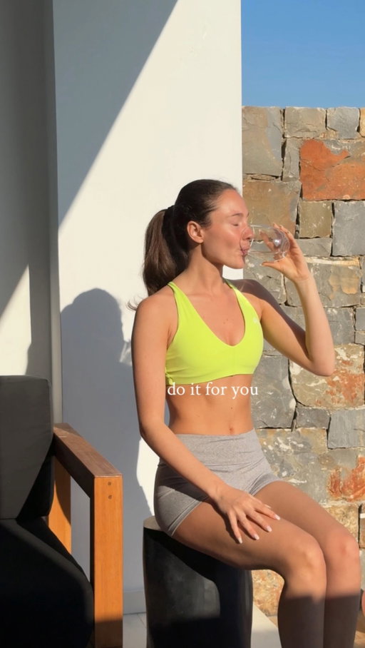 do it for younger you & older you ✨

the food you eat, the way you move, the way you rest, the way you speak to yourself — it all matters.
take care of yourself now, not because you need to change your body, but because you get to live in it for your whole life. ✨

#wellness #motivation #manifest #healthyfood #pilates