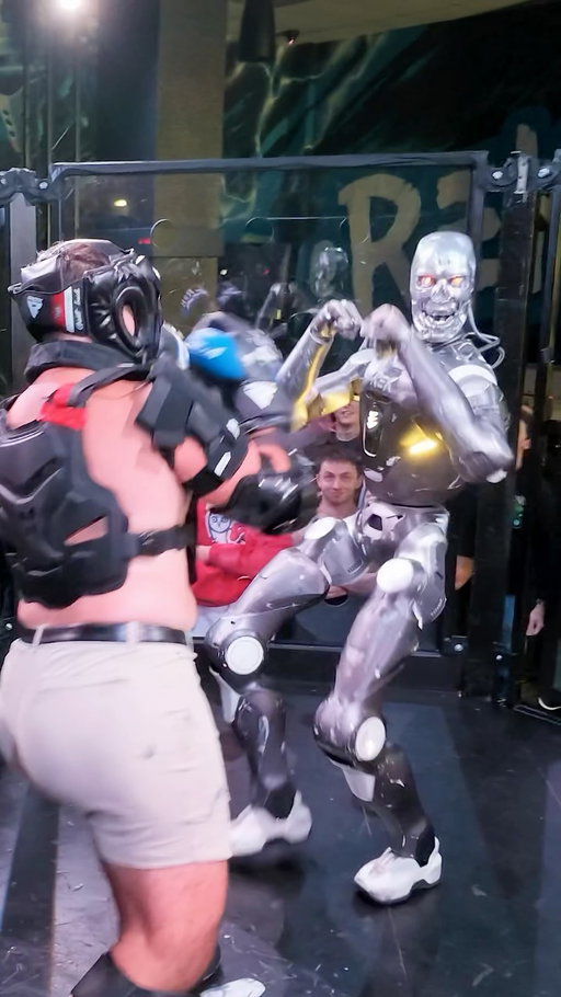 World’s first human vs 6ft terminator robot fight. Is the end near? Or do we still stand a chance? #robot #clanker #fight #boxing #technology