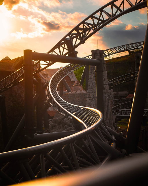 Our tracks through your eyes 🛤️
Today, on Track Day, we’re celebrating all your amazing photo moments on our rollercoaster tracks. Every shot tells its own story, and we love every single one! 🌫️🌤️🎢
📸 Share your favorite Phantasialand pics by tagging us – you might even see yourself featured on our feed soon! 😉

🇩🇪 Unsere Schienen aus eurer Sicht🛤️:
Heute am Tag der Schiene feiern wir eure einzigartigen Fotomomente mit unseren Achterbahn-Schienen. Jede eurer Aufnahme erzählt ihre eigene Geschichte und wir lieben alles daran! 🌫️🌤️🎢
📸 Zeigt uns eure Lieblingsaufnahmen aus dem Phantasialand, indem ihr uns verlinkt, und vielleicht seht ihr euch bald in unserem Feed wieder!😉

#UGC #Phantasialand #TagderSchiene #Trackday

📷 @zgl.photography_​
📷 @magicparkmoments
📷 @_phl_lieschen_
​📷 @jacobmj.media​
📷 @stewos_coasterworld
​