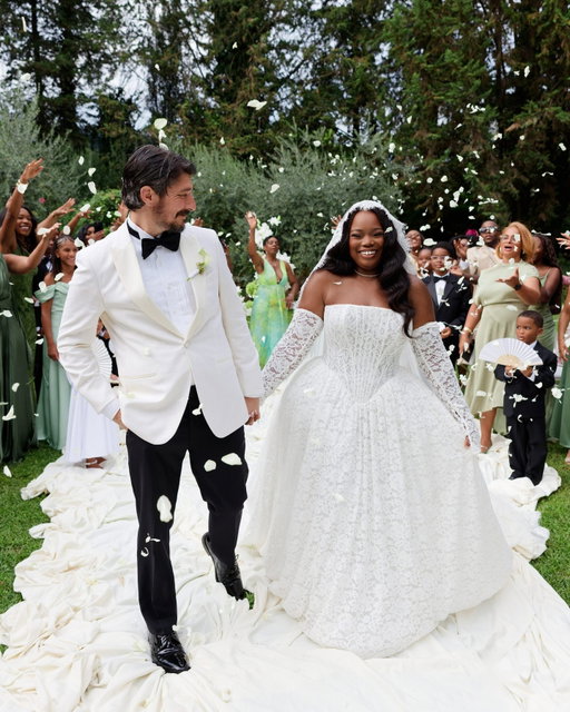 OTM Wedding 💍 They say rain on your wedding day is good luck—and OTM Bride @Micaelaverrelien and Christopher Charles Sidwell got plenty of it. 🇮🇹☔ After exchanging vows at @villamerlonero.florence, the skies opened during dinner, but the Florence downpour didn’t dampen the celebration.

When the rain finally let up, the newlyweds took to the dance floor for a first dance rooted in Micaela’s Haitian heritage. “I taught Christopher a traditional Haitian dance called ‘Kompa and Zouk,’” she explains. “I knew once the music came on and he did the steps, everyone would cheer for him—and they did!”

📷: @nikitaburtsev_photo
Planning: @che__figata
📍: @villamerlonero.florence
🎥: @diegoperrinivide
🌷: @fedefloraldesign
Beauty: @hettysbeautyparlour
🎶: @smartsoundeventi
🍰: @ilsorrisoricevimenti