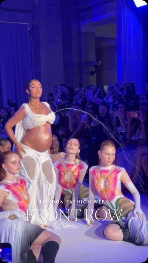 Reporting live from @dipetsa’s #LondonFashionWeek mother convention ❗️🚨 The brand unveiled its SS27 collection with a few baby models and a fabulously maternal finale from @leighannepinnock. Watch along for allllll the highlights 🤍

Videos: @emmachilds_