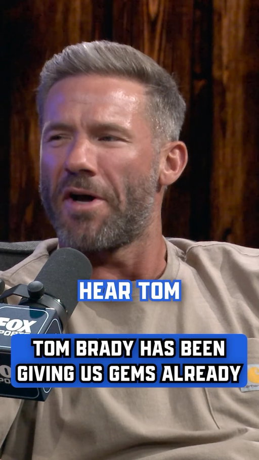 Looks like @tombrady is getting comfy on the call 🤣

@gronk and @edelman11 say “thanks” for the entertainment