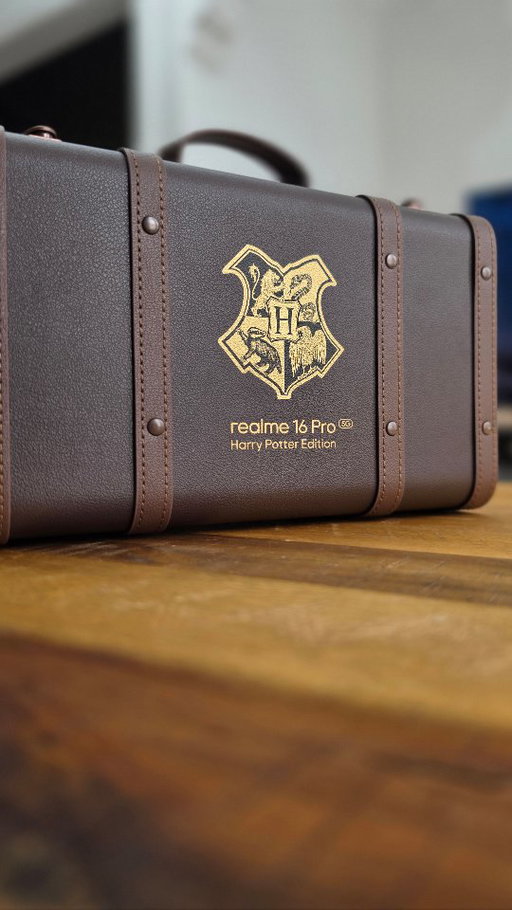 Realme with another fantastic Harry Potter Collab with the Realme 16 Pro🔥

#realme16pro #realme #harrypotter #unboxing