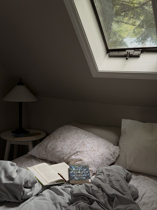 Had ourselves the coziest little bookish getaway to a lakeside cabin in Maine to say goodbye to summer 📖🫖🍂

I felt like I got a brief glimpse into a future I hope to one day have. Cozy mornings with my books & my tea, a puzzle to pass the quiet afternoons, lazy evenings  reading on the dock & then curled up reading by the fire.

Sometimes I can get so caught up in everyone else’s lives online that I forget what I truly want for my own. I love seeing everyone hustling & bustling about, living out their dreams in big and small ways, but I think my heart will forever seek out something a little bit slower & a little bit quieter. If i’m honest, I’m trying to figure out what that looks like in this space. How to continue sharing my love for books, but also let go of this internal pressure to rush to do so (or to have it look a certain way). How to stay grounded in myself while inundated with beautiful & inspiring content from everyone else. Which feels vulnerable to say, but nevertheless is true.

Just some of the thoughts tumbling around in my head on this quiet little Monday. I hope you’re having a gentle start to your week & that your current read is 5⭐️

#bookishgetaway #bookishaesthetic #readeraesthetic #cozyreading #bookstagram