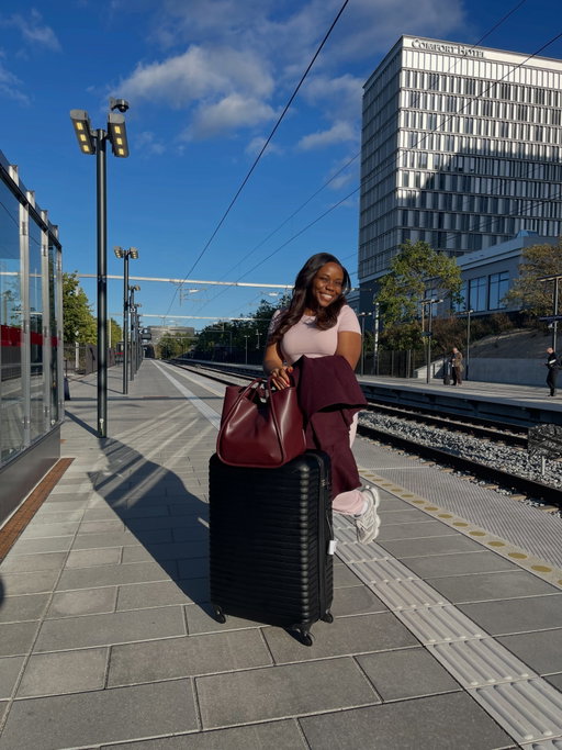 Copenhagen, Denmark 🇩🇰 

Such a blessed girl!

First time flying business class🥹🥹

This was 100/10

Ouuuuuuuushhh🔥

I’m in safe hands 🙌🏼 🔥