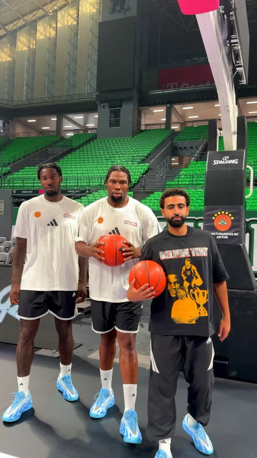 PAINT BEASTS 💪🏽

@guerschon__ @thiaslsf 

#basketball #rookicks