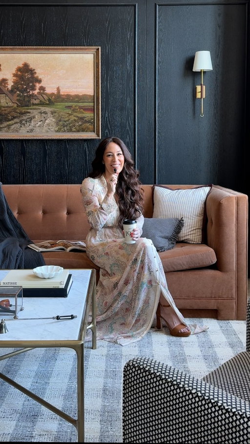 Some of the best design advice is the kind you’ll actually use.
 
We sat down with @joannagaines at @thehotel1928 to talk about creating rooms that feel collected, comfortable, and entirely your own.
 
@magnolia @loloirugs #joannagainesxloloi