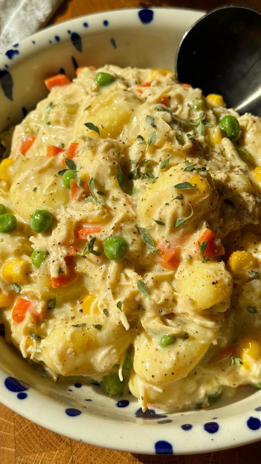 chicken pot pie…but make it a one-pot gnocchi dish instead 😏

all the cozy flavors of the classic, but wayyy easier to make and with a protein boost from @fairlife whole ultra-filtered milk! the easiest swap that has 50% more protein and 50% less sugar than regular milk, and makes this dish sooo creamy 🥧 will be a fall & winter staple for sure! #fairlifepartner 

comment the word LINK to have the full recipe sent directly to you. if that doesn’t work, it’s also linked in my bio. enjoy!

#onepotmeals #falldinner #chickenpotpie #highproteinrecipes