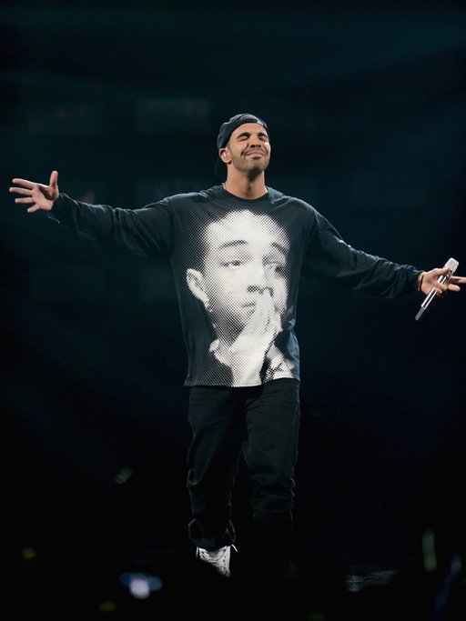 13 years ago today, Drake performed at the iHeartRadio Music Festival at MGM Grand Garden Arena in Las Vegas, wearing a shirt that instantly became one of the most talked about looks of the night👇

The shirt featured a large printed image of Jaden Smith’s face, capturing the exact overwhelmed, emotional reaction Jaden had while watching Drake perform “Hold On, We’re Going Home” at the MTV VMAs just weeks earlier. That original moment had gone viral, with cameras catching Jaden looking near tears as Drake closed his VMA set with “Started From the Bottom.”

Rather than let the internet have all the fun, Drake decided to turn the meme into merch himself, wearing it proudly on stage in front of thousands of fans. Introduced by Khloé, Kylie, Kendall, and Kourtney Kardashian, Drake opened his set with “Crew Love” before running through “HYFR,” “The Motto,” “All Me,” and his Migos “Versace” verse. He closed the night with “Hold On, We’re Going Home” and “Started From the Bottom,” the same songs from the original VMA moment the shirt was referencing

Backstage, he was also seen sharing laughs with Floyd Mayweather, Katy Perry, and Juicy J. Before wrapping up, Drake reminded the crowd that ‘Nothing Was The Same’ was dropping just days later

Do any of you remember this moment?