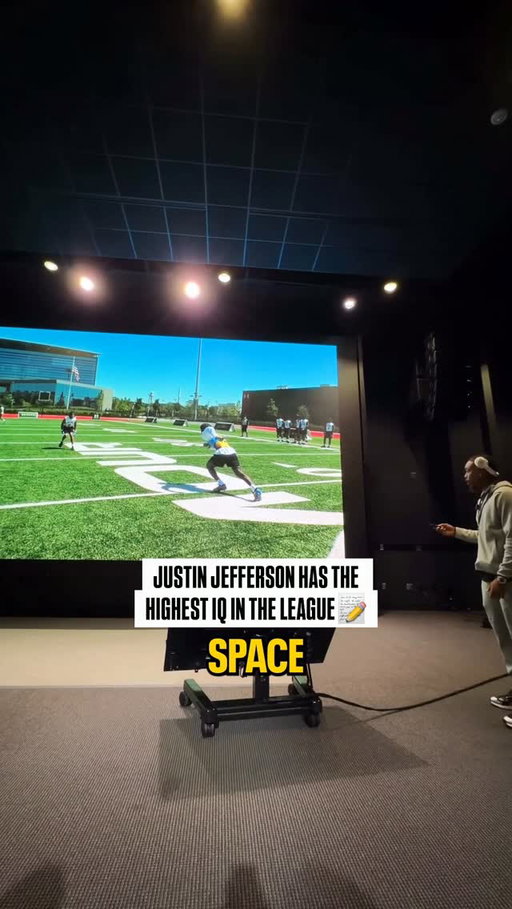 Stay vertical. Force the DB to turn his hips. Then make your break. 

Does JJ have the highest IQ in the league? 👀

#uanext
