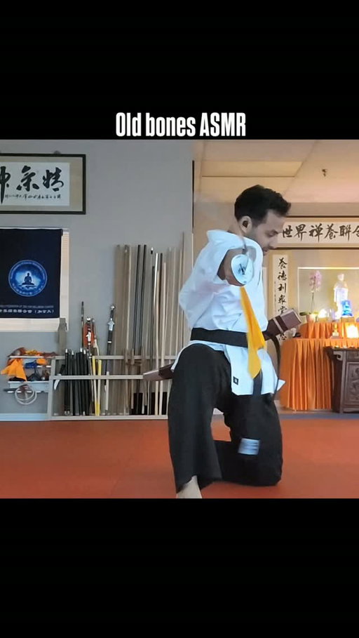 How do we finish off leg days? With some #martialartstraining flow and bad side work 👀

#taekwondokicks #karatekid #actorslife🎬 #martialartist