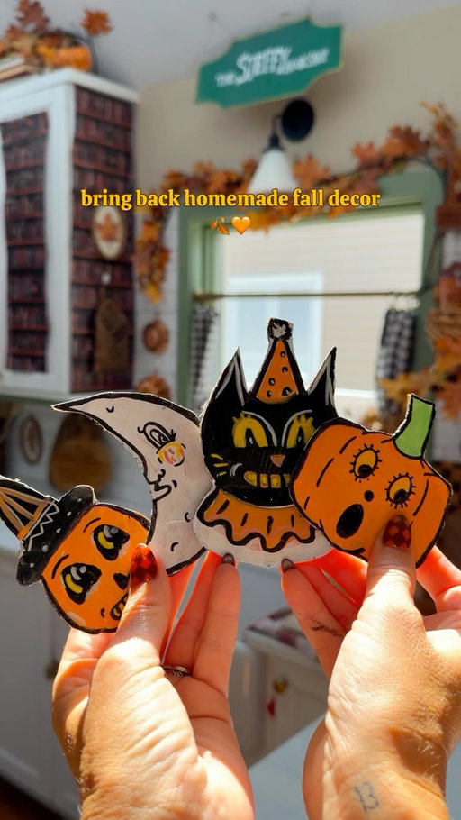 #ad Made from trash, btw!! 🍁🎃 I saved up old strawberry containers and cardboard, and made homemade fall decor using my favorite @sharpie Creative Markers! I love how they work on so many surfaces, and i love how my home feels handmade now! They are also now available in the Warm Tones color set to add to your collection. #Sharpie_Partner