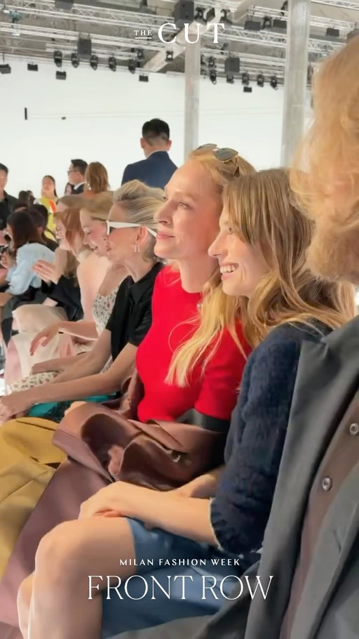 Uma! Hunter! Maya! Sadie! Watch along for some of our favorite pre-show sightings at the @prada SS27 show today in Milan 🇮🇹♥️ 

Videos: Jacob Ogden
#MilanFashionWeek #MFW