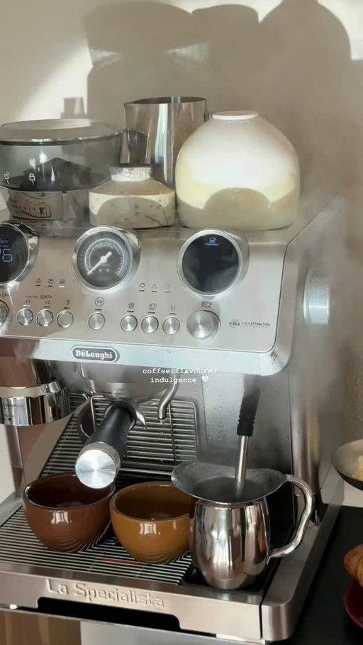 indulgent moments in this chaotic life with the La Specialista Maestro from @delonghi_ch 🤍 #ad #delonghicoffee #laspecialistamaestro #perfetto