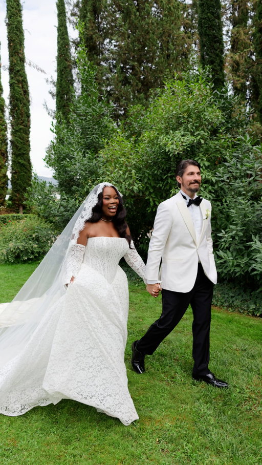 Dress solo moment 🤍 When this is the best outfit of the day you’ve ever worn thus far!!!

Dress: @pronovias @anthropologieweddings 

 #bride #2026bride #bridal #weddingday #explorepage✨