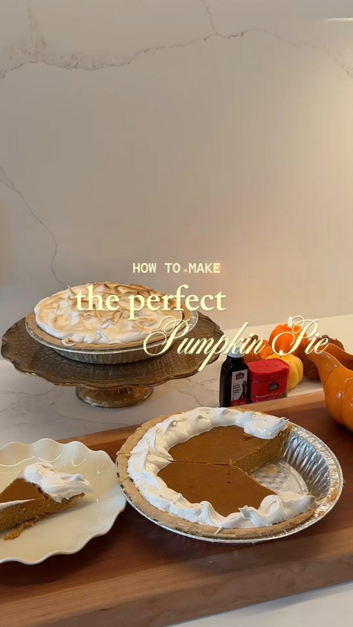 #Ad the one thing i’m literally not allowed to show up to friendsgiving without making my pumpkin pie with toasted vanilla-marshmallow topping!! Every year we do a friendsgiving potluck where everyone brings the dish they’re known for… and this has officially become mine so obviously i’m sharing the recipe:

PUMPKIN PIE
• 1 unbaked 9-inch pie crust
• 1 can (398 mL) pumpkin purée
• 2 eggs
• 1 cup (250 ml) evaporated milk
• 3/4 cup (175 ml) brown sugar
• 2 tsp (10 ml) Club House® Pumpkin Pie Spice
• pinch of salt

whisk everything together, pour into your pie crust + bake at 425°F (220°C) for 15 minutes. lower the oven to 350°F (175°C) and bake for another 35–40 minutes, or until the centre is almost set. let it cool completely!

VANILLA MARSHMALLOW TOPPING

• 3 egg whites
• 3/4 cup (175 ml) granulated sugar
• 3/4 cup (175 ml) corn syrup or honey
• 1/4 tsp (1 ml) Club House® Cream of Tartar
• 1 tsp (5 ml) Club House® Pure Vanilla Extract

whisk the egg whites, sugar + cream of tartar over a double boiler until the sugar dissolves, then whip until you have thick, glossy peaks. mix in the vanilla, pile it onto the cooled pie and torch until golden little hosting tip 🥧🤎 I always like to make 2 pies for friendsgiving, one to serve and one to send home with my guests!

the vanilla-marshmallow topping is also sooo versatile: you can spread it all over the top and torch it for more of that toasted marshmallow flavour, or pipe it just around the edges like I did on the second pie! both use the exact same pumpkin pie + marshmallow topping recipe 🎃✨and because friendsgiving is obviously not JUST dessert, i also made Club House Turkey Gravy for the table - such an easy finishing touch for everyone’s dishes

save this for your friendsgiving or thanksgiving because the toasted marshmallow topping is a GAME CHANGER
#ClubHousePartner