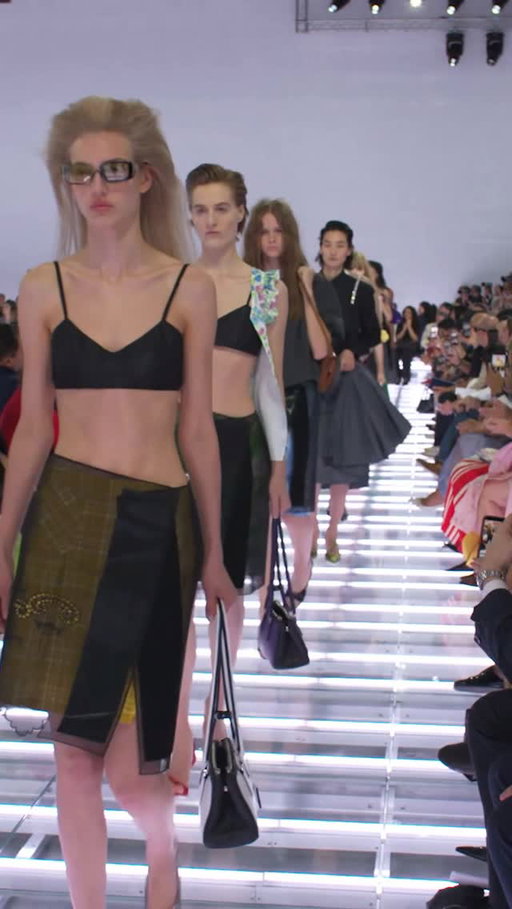 “The Skirt”, the Prada Spring/Summer 2027 Womenswear Fashion Show.
Engineered for freedom, the skirt is a Prada obsession. The collection stays within the particular form language of this specific skirt, as an exercise of exploration inside strict parameters, a frame for ceaseless creation.

#PradaSS27 #PradaBeauty