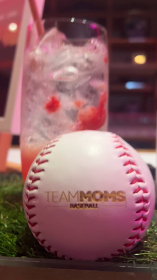 🎥 🍿 What a night! ⚾️⚾️

Had an incredible time at the Toronto screening  of Team Moms Baseball with my fabulous plus one! Total pleasure meeting so many other beautiful baseball moms! @carolann.whalen @therootofhairstudio 

It’s going to be an absolutely addictive tv show that you’ve just gotta watch! We loved it. 100% Home run! You knocked it outta the park @paramountplusca 🙌⚾️

Can’t wait to watch more - especially with @thehdwife @dallasbaldri 

 @paramountplusca @paramountplus #TeamMomsParamount