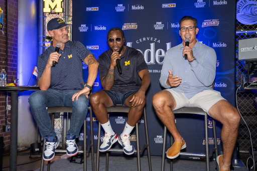 FOX Friday Night Insight Series Presented by Modelo kicking off at University of Michigan with Brady Quinn, Chad Penne, Mario Manningham, and of course, Tiki! 🍻 #collegefootball #michigan