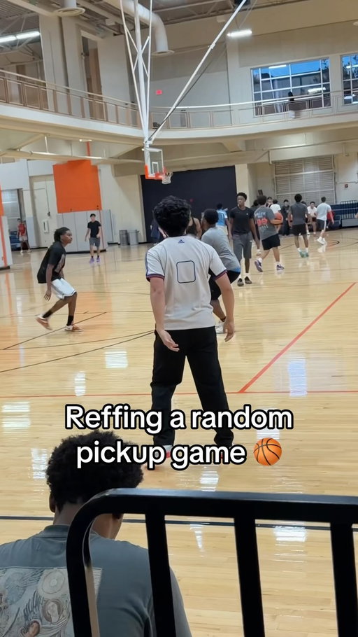Had to put the NBA ref shirt to use. 🙏

#nba #meme #basketball #prank #bball