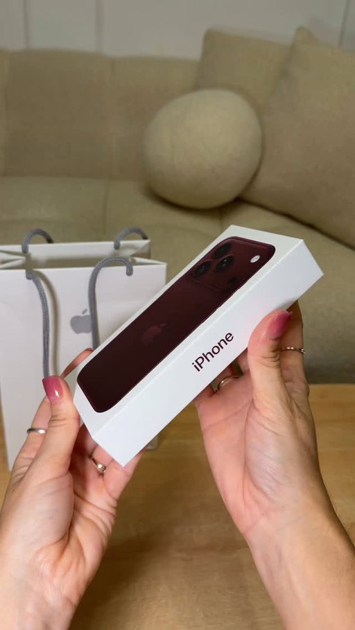 A little unboxing moment for the colour I didn’t know I needed. 🍒 #iphone #burgundy #apple