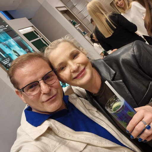 @csaba_kajdi meg kell tanulnunk rendesen, fegyelmezetten viselkedni, különben sehova nem fognak meghívni🤣
@lili_schuster @lili.gubik 😇😇😇