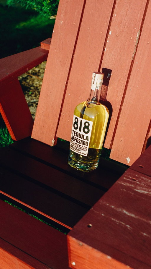 First taste of fall. Meet the 818 Spiced Chai🍂

Video by @eats.with.ab 

RECIPE:
- 2 OZ 818 Tequila Blanco 
- 3-4 Chai Tea Bags
- 0.5 OZ Chai Concentrate
- 0.75 OZ Lemon
- 0.5 OZ Agave
- Cinnamon Stick

PREP: 
1. Add 3–4 tea bags to 250ml of tequila. Let sit at room temperature for 2 hours.
2. Remove the tea bags and strain the tequila into a separate jar.
3. Combine tequila, chai concentrate, lemon juice, and agave in a cocktail shaker filled with ice. Shake well
4.  Strain over a large ice cube and garnish with a cinnamon stick.