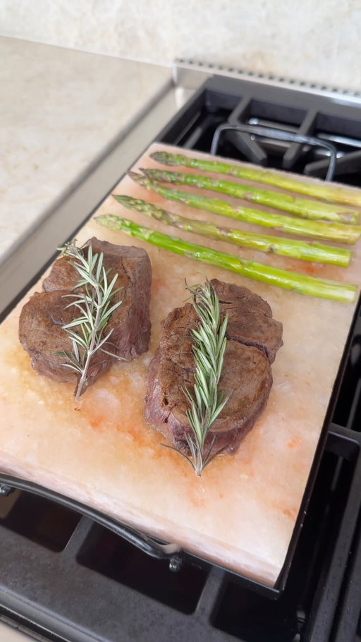 🔗COMMENT “NEED” to receive a DM.
Amazon Salt Cooking Block! Cook, serve and impress 🙌 This Himalayan salt block adds flavor while making dinner-serve hot or cold and enjoy 🧡

#amazonhome #amazonkitchen #kitchenfinds #saltblock #homecooking @amazon