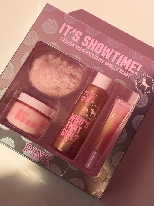 Glitter is always a must, but especially when it’s Victoria’s Secret Fashion Show season. Your new GRWM products are coming 9.30 . ✨