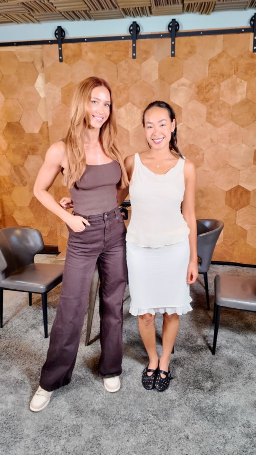 Sugar cravings at night? Try this.

Comment “ALWAYS” and we’ll send you the full episode.

@drfelicechan is our guest in this new episode of @alwaysgrowingshow with @thedailykelsey! 

She explains things like:

-Sugar cravings at night (and what to do about it)

-How to relieve stress, anxiety, and even travel constipation through acupressure 

-Why smoothies and salads might not be always optimal if you’re having digestion issues

She covers many more topics too and is a wealth of knowledge for getting to the root cause to improve health, digestion and keep your skin glowing.

Learning and growing is so fun. Hope you enjoy this episode with Dr. Felice Chan!