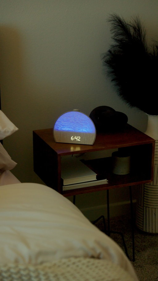 Recovery starts the night before 😴

Been putting a lot more focus into my sleep lately, and the new Hatch Sleep Clock gives me a way to track it without having to wear anything to bed

Definitely worth checking out if you want to start taking your sleep more seriously

@hatchforsleep #hatchpartner #hatchforsleep