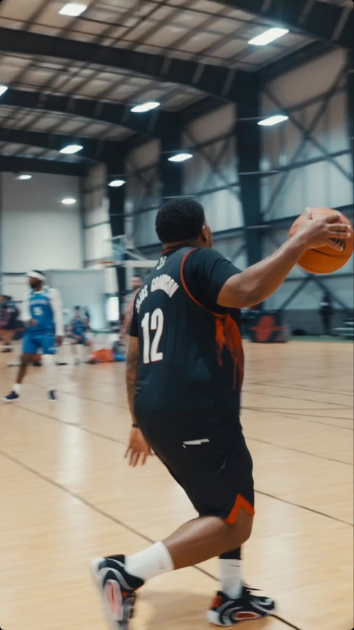 🔥🏀 Epic plays, intense moments, and brotherhood on full display! 💪🤝
Catch the highlights from the game between Public Enemy 🆚 Eclipse🔥