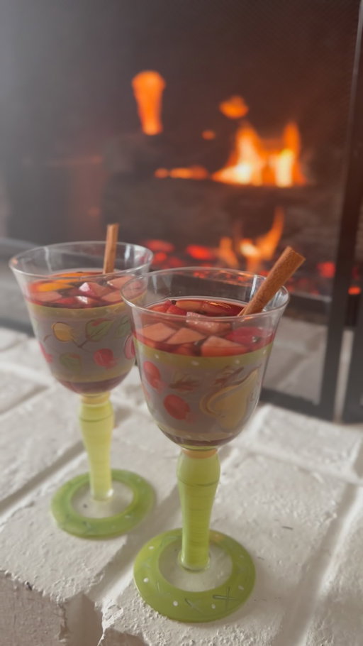 A leaf dropped so it’s time for some Whiskey Cider Sangria! This has been my go to for years during the winter for something I can make in bulk for everyone to share!! 🍁 🍂 

•1 bottle red wine (Spanish or Portuguese preferred*)
•2 cups @louisburgcidermill Apple cider
•1/2 cup of your favorite whiskey @woodycreekdistillers 
•1 Apple, 1 pear, 1 orange chopped or sliced 
•Cinnamon sticks, star anise, and allspice seasonings to your liking! 

Stir + refrigerate! This tastes better the longer it refrigerates. My preference is around 4 hours! 

#whiskeysangria #wintersangria #fallsangria #holidaydrink #louisburgcidermill