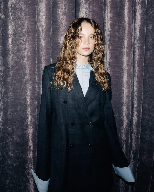 After stealing hearts as the carefree Oona in teen drama #SterlingPoint this summer, #BoBragason is now making her #MilanFashionWeek debut at the @Prada SS27 show – in her words, “literally the best introduction” to fashion. At the link in bio, the actor gets ready for the show with #BritishVogue, while chatting power suits, growing up in Manchester and her upcoming role in #TheLegendOfZelda.

Photographed by @GuelSPhotos.