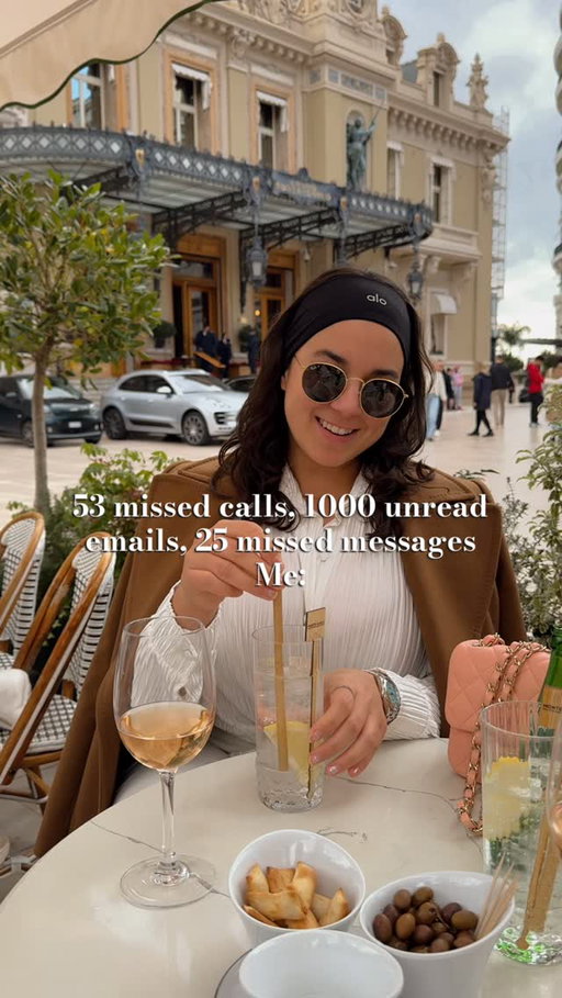 Nothing gets in the way of apero at @cafedeparismc 🥂 #santesips #wine #winetime #happyhour #cafe