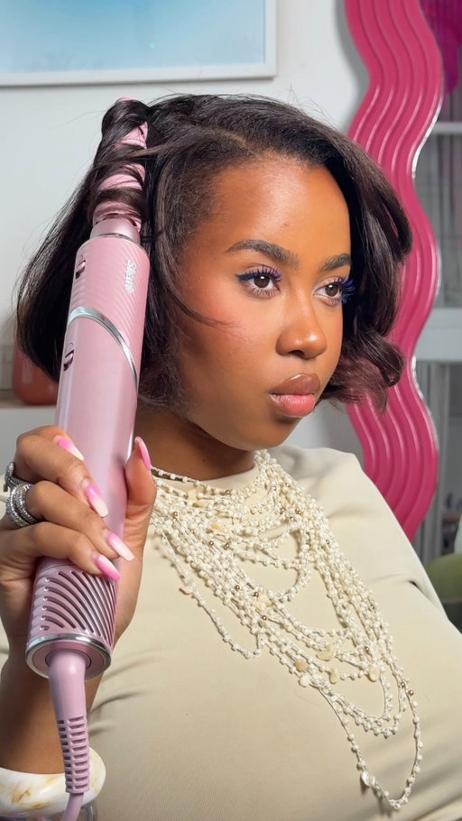 ad | One of the joys of a new cut is figuring out which styles I can (and can’t) pull off myself. So I scrolled the feed for inspo from fellow bob queens and landed on this one, created with the @sharkbeautyuk FlexStyle Ion Curl, picked up from @veryuk. I’m no pro, but it’s officially bob approved. What should I try next? 💘🫧💇🏽‍♀️✨