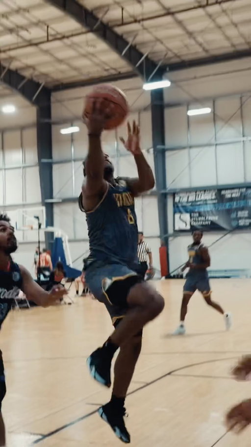 🔥🏀 Different squads. Same fire. One brotherhood. 💪🤝
Silverback Boyz 🆚 Woodz Mob bringing the heat, one play at a time! ⚡🏆