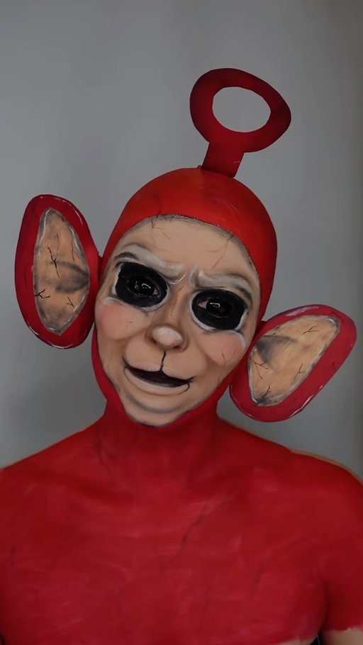 Teletubbies come to play ❤️
•
@makeuprevolution concealer @mehronmakeup facepaint @nyxcosmetics_uk blush @maybelline mascara 
•
#creativemakeup #halloweenmakeup #teletubbies #teletubbiesmakeup