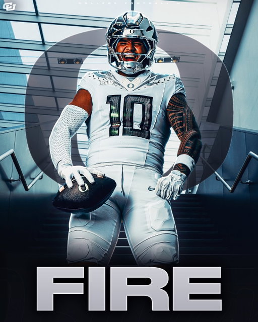 NEW: Oregon has DROPPED their week four uniforms 🥶

No. 20 Oregon has revealed its uniform combination for Saturday night’s primetime showdown against No. 12 USC on Sept. 26.

The Ducks will bring back their iconic “Stormtrooper” look, wearing an all-white uniform against the Trojans.

Oregon has found success against USC in the all-white combination, making the uniform choice an intriguing one ahead of Saturday’s matchup. USC is expected to counter with its traditional cardinal jerseys, gold pants and iconic red helmet.

Thoughts? ⬇️