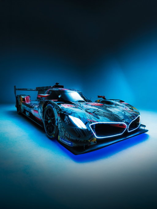 The BMW M Hybrid V8, transformed by Julie Mehretu. 

#BMW #BMWM