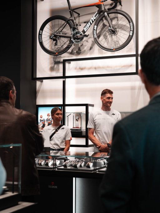 A night at the @tudorwatch boutique in Montréal! ✨

@stefankueng and @ginia.caluori shared some insights into their time in Montréal and their races at these World Championships.

Thanks @raffijewellers for having us! ❤️