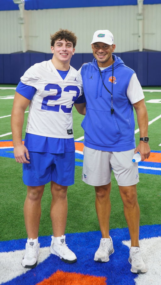 Hard work and perseverance 🐊 

Congrats to @dylan.leighton on being named a recipient of the @bemayfieldfoundation Walk-On Scholarship!