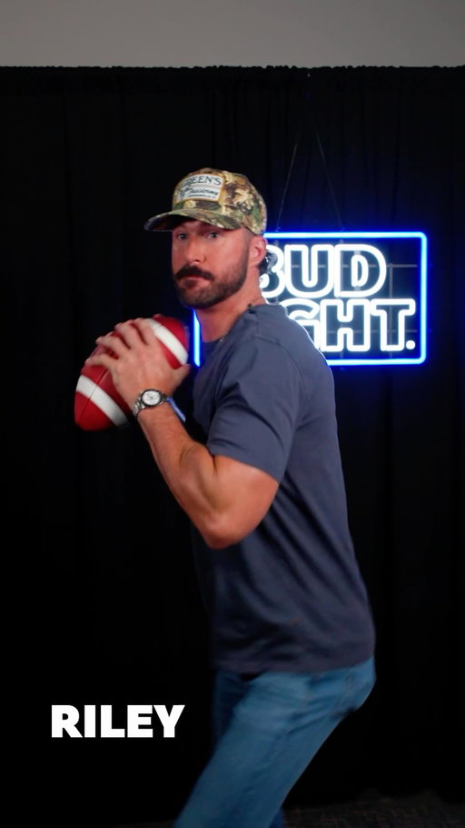 Who used to play QB? 😂🏈 @budlightca @rileyduckman