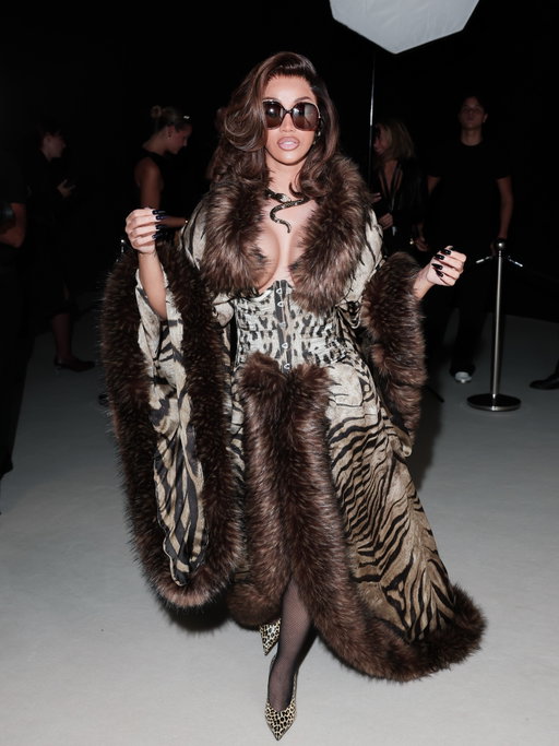 BARDI 🤎✨

@iamcardib stuns in Roberto Cavalli during the Spring/Summer 2027 show at Milan Fashion Week.

📸: Getty