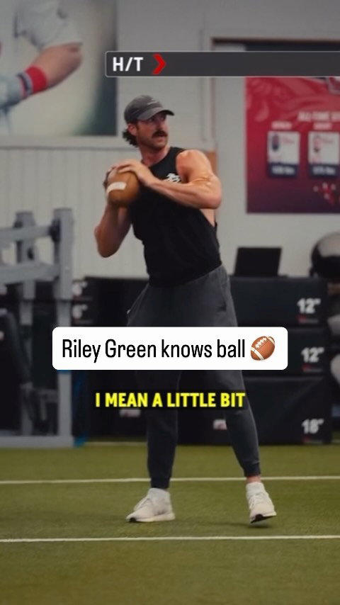 No better guy for the job.
Catch @rileyduckman at Grey Cup 113!