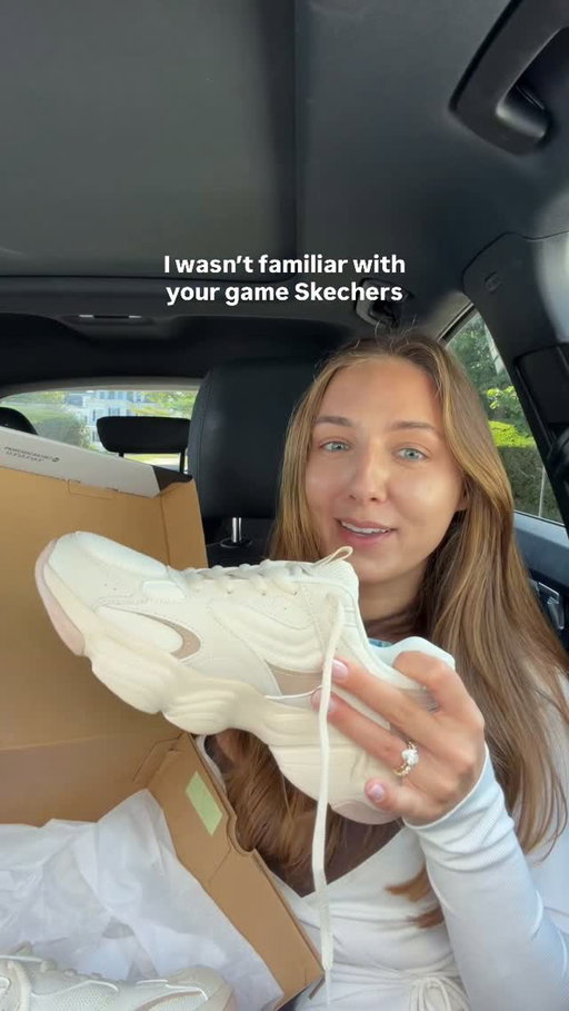 here’s your reminder that @Skechers are so comfortable 👟👏🏼 #SkechersPartner #ShoppingWithSkechers