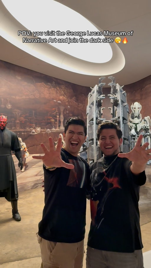 @rayheadlines Visiting the George Lucas Museum of Narrative Art and joining the dark side 😮‍💨🔥 @blurayangel 

#lucasmuseumofnarrativeart #georgelucas #starwars #blurayangel #darthmaul