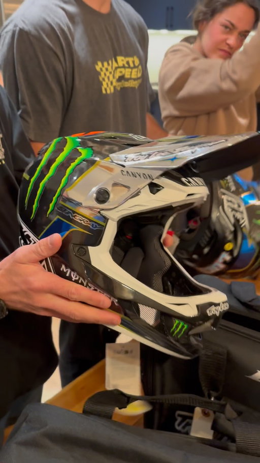They’re back! Who remembers the iconic @tld_bike chrome visors? ✨ 

Can’t wait to run these badboys this weekend in Whistler 😍

#CanyonBikes #MTB